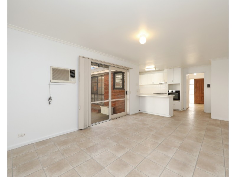 154 Dandelion Drive, Rowville VIC 3178
