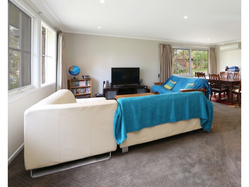 6 Bridgewater Way, Rowville VIC 3178