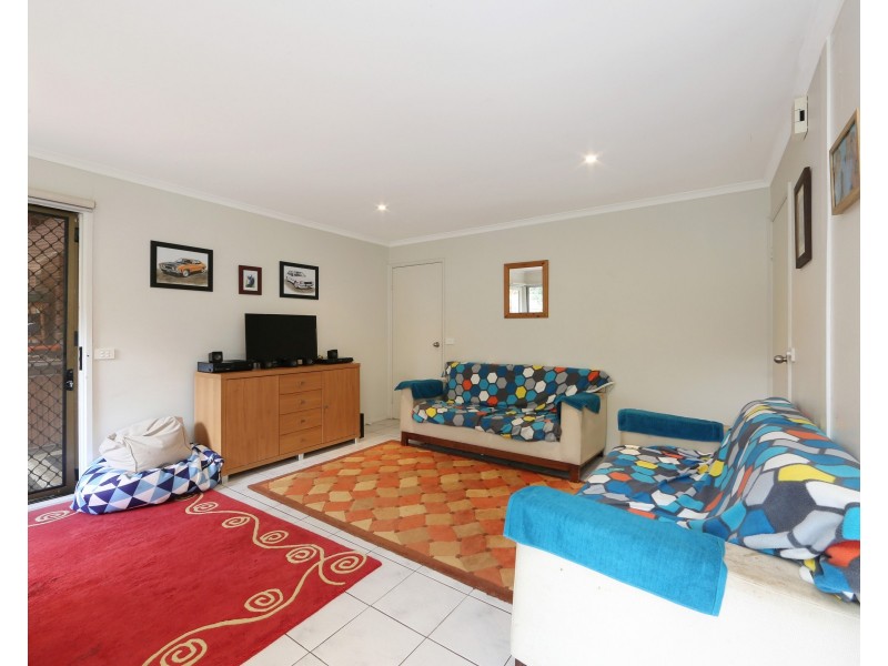 6 Bridgewater Way, Rowville VIC 3178