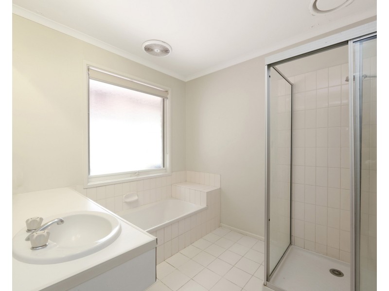 6 Bridgewater Way, Rowville VIC 3178