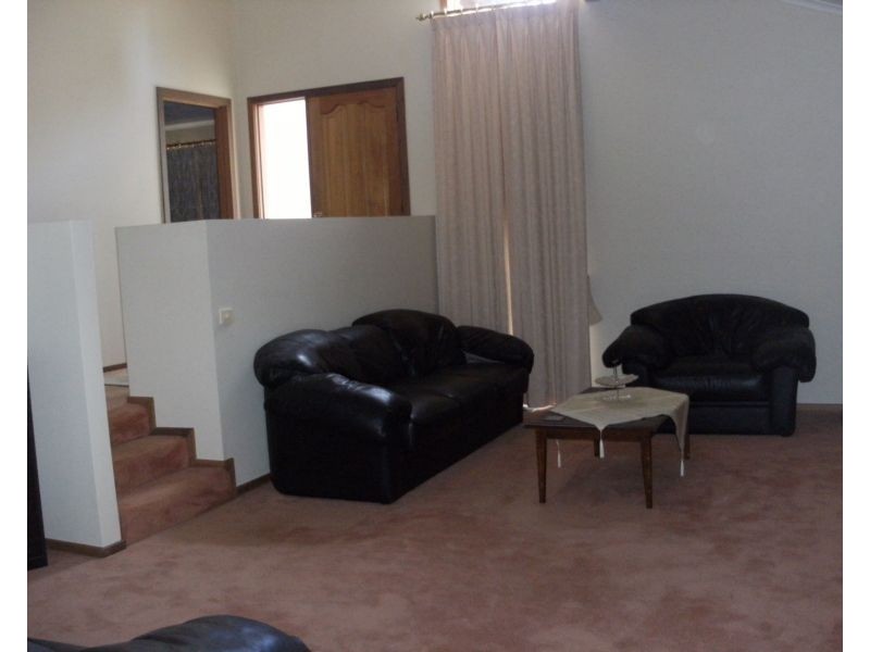 4 Tali Karng Close, Rowville VIC 3178