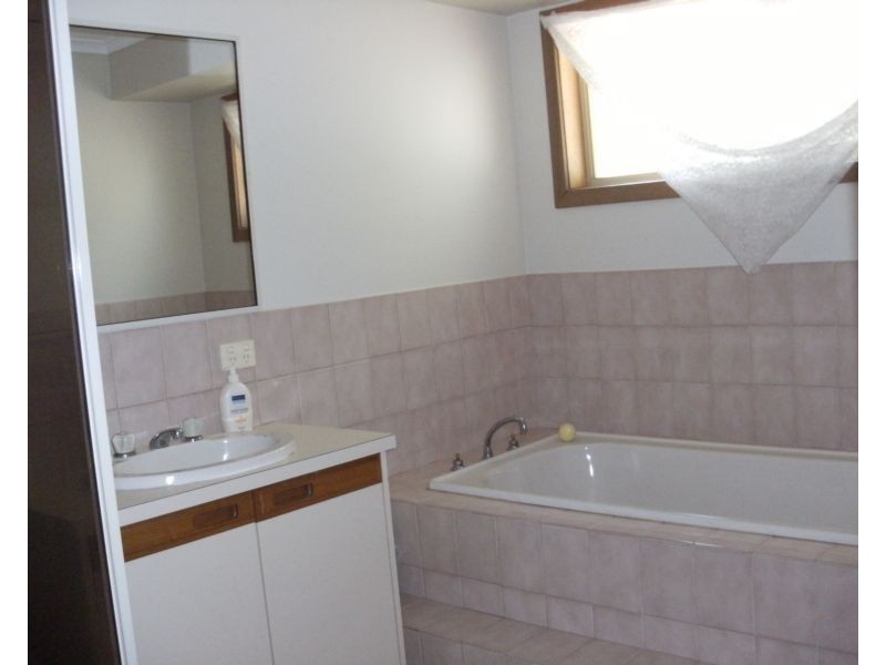 4 Tali Karng Close, Rowville VIC 3178