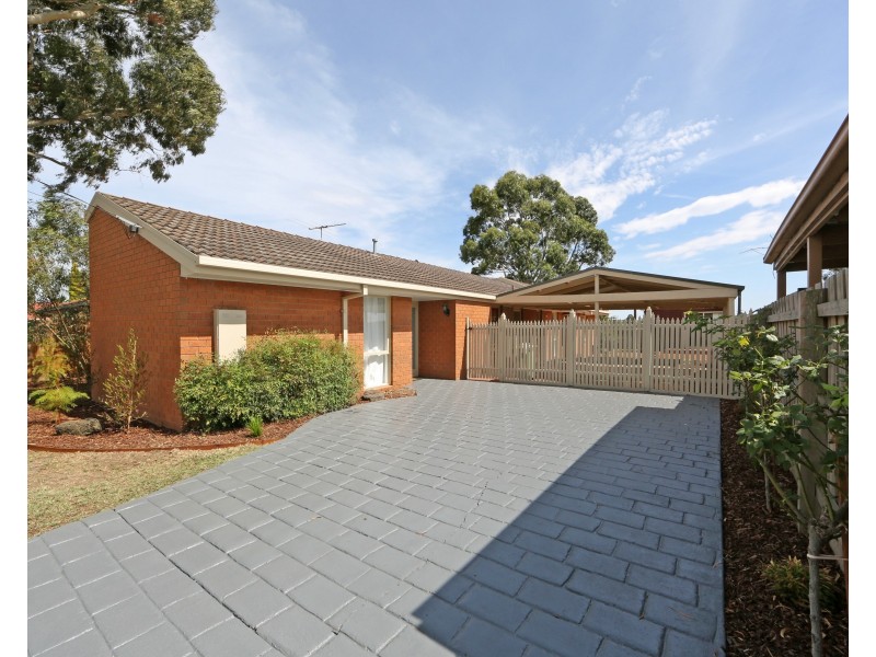 13 Corhanwarrabul Close, Rowville VIC 3178
