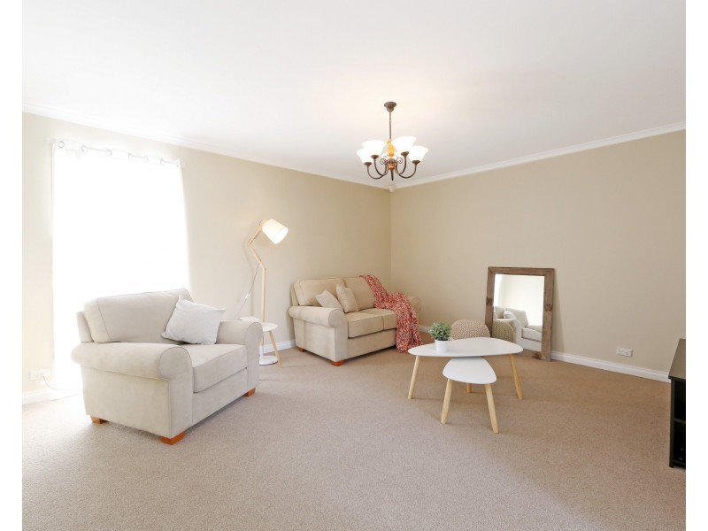13 Corhanwarrabul Close, Rowville VIC 3178