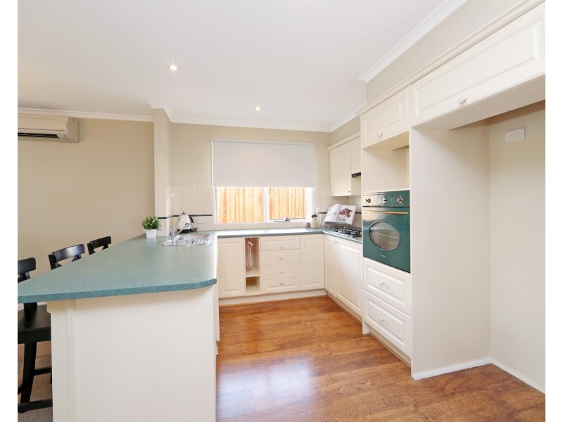 13 Corhanwarrabul Close, Rowville VIC 3178