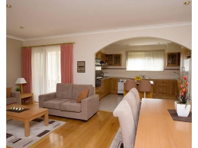 47 Joseph Banks Crescent, Endeavour Hills VIC 3802