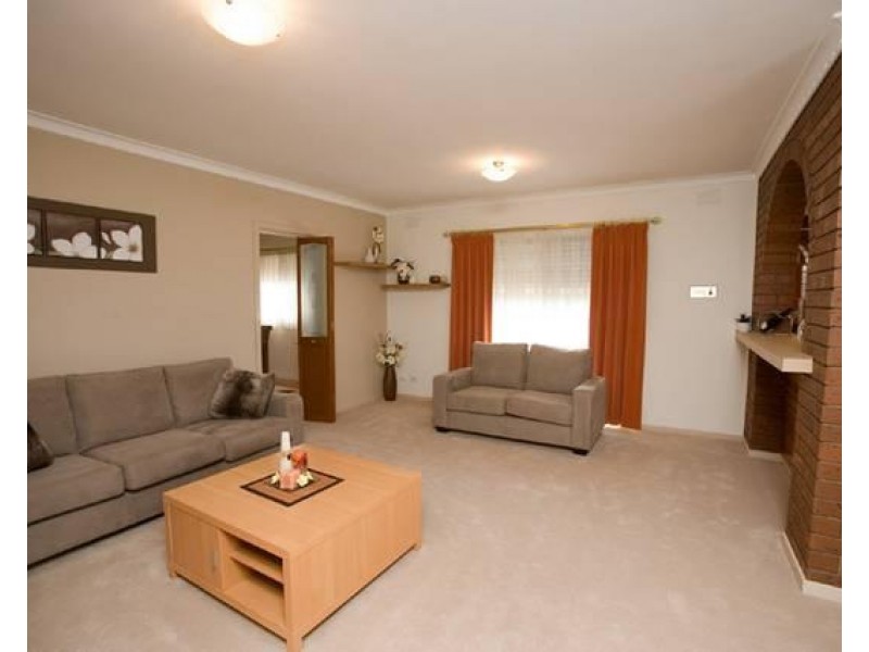 47 Joseph Banks Crescent, Endeavour Hills VIC 3802