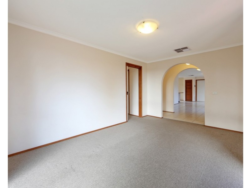 25 Valleyview Drive, Rowville VIC 3178