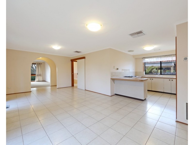 25 Valleyview Drive, Rowville VIC 3178