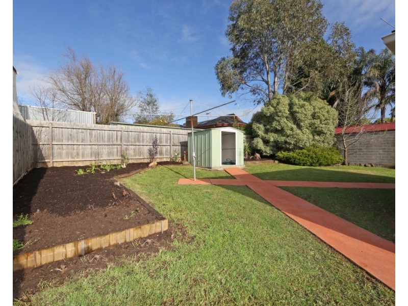 25 Valleyview Drive, Rowville VIC 3178