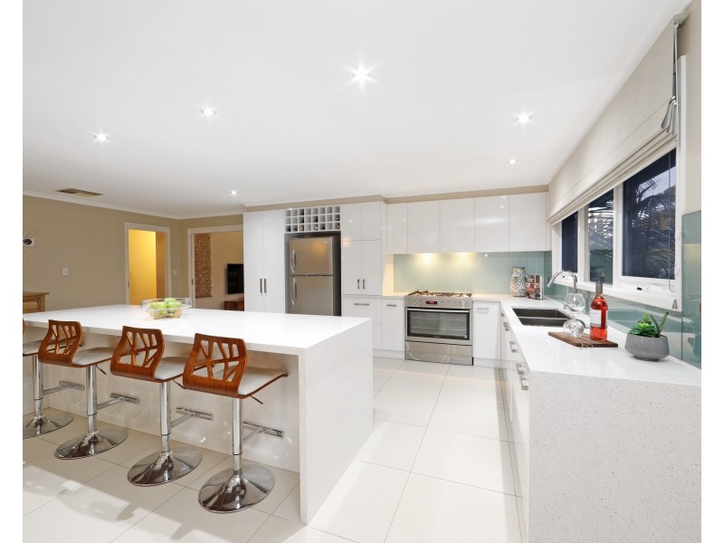 42 Mantung Crescent, Rowville VIC 3178