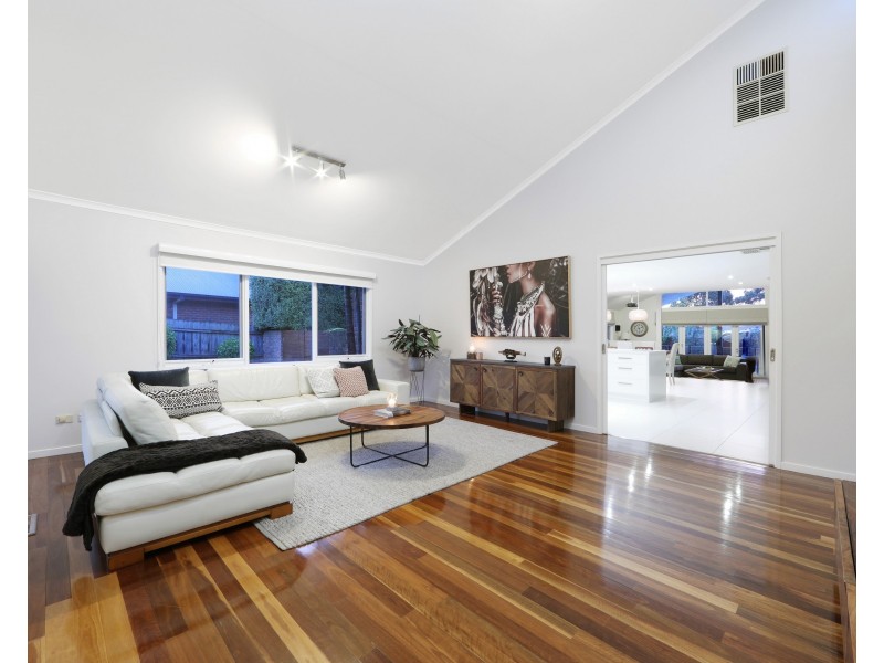 42 Mantung Crescent, Rowville VIC 3178