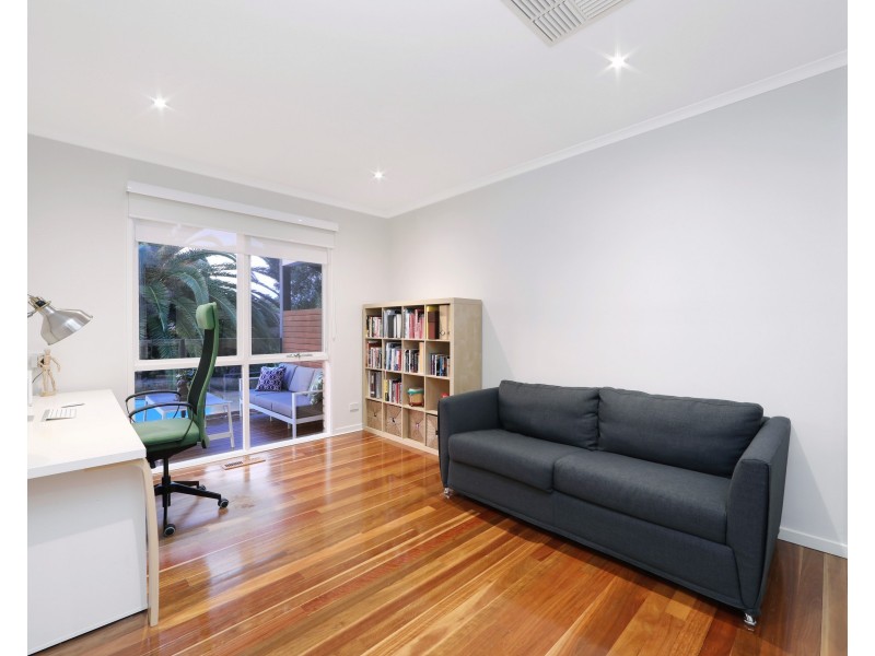 42 Mantung Crescent, Rowville VIC 3178