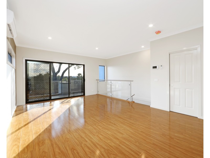 1&2/5 Stamford Crescent, Rowville VIC 3178