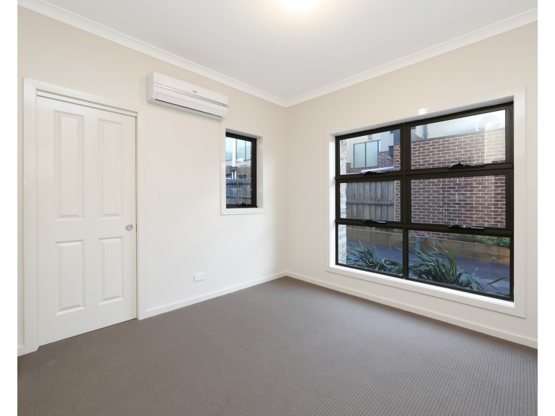 1&2/5 Stamford Crescent, Rowville VIC 3178