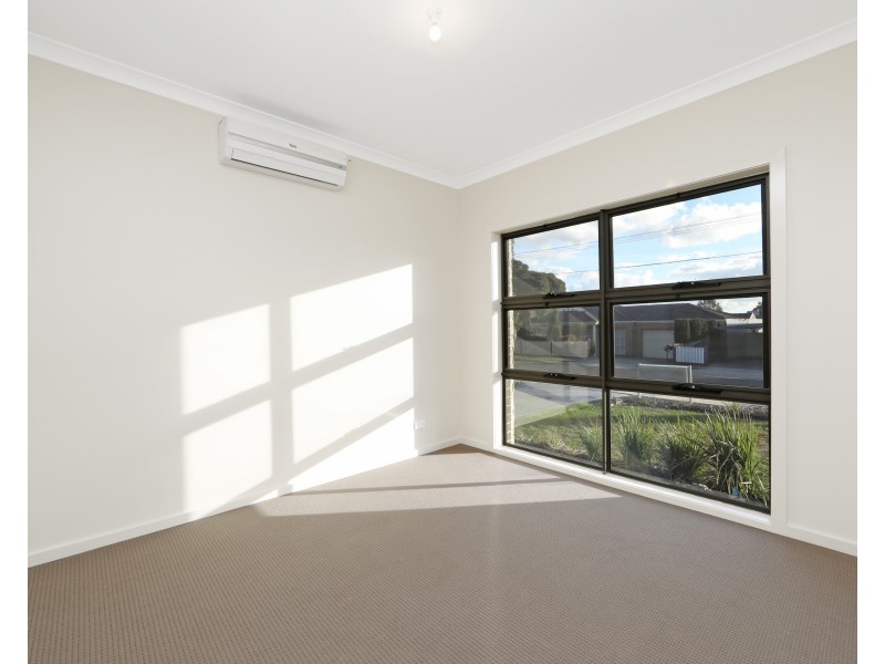 1&2/5 Stamford Crescent, Rowville VIC 3178