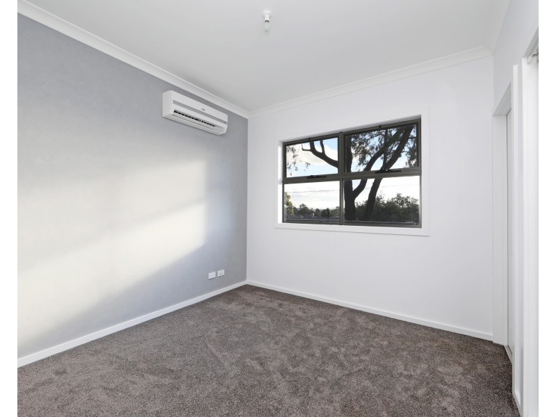 1&2/5 Stamford Crescent, Rowville VIC 3178