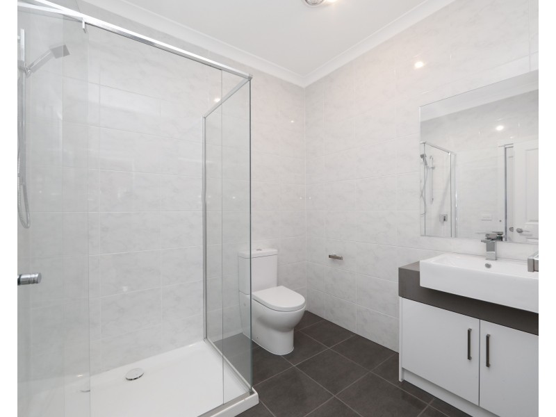 1&2/5 Stamford Crescent, Rowville VIC 3178