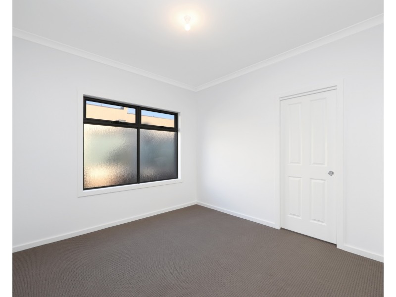 1&2/5 Stamford Crescent, Rowville VIC 3178