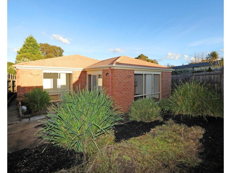 54 Laura Road, Knoxfield VIC 3180