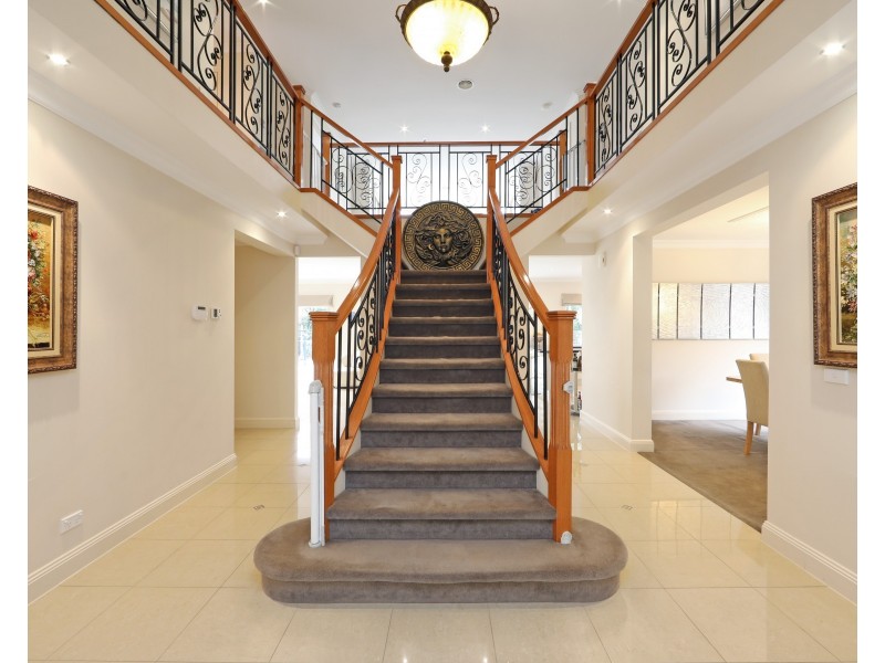 77 Langhorne Crescent, Rowville VIC 3178