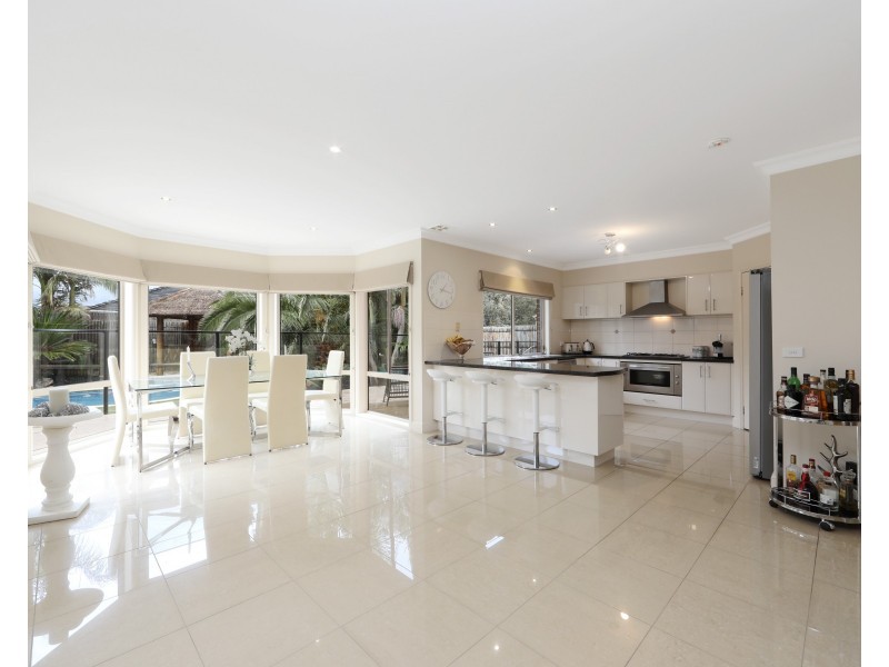 77 Langhorne Crescent, Rowville VIC 3178