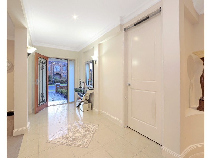 77 Langhorne Crescent, Rowville VIC 3178