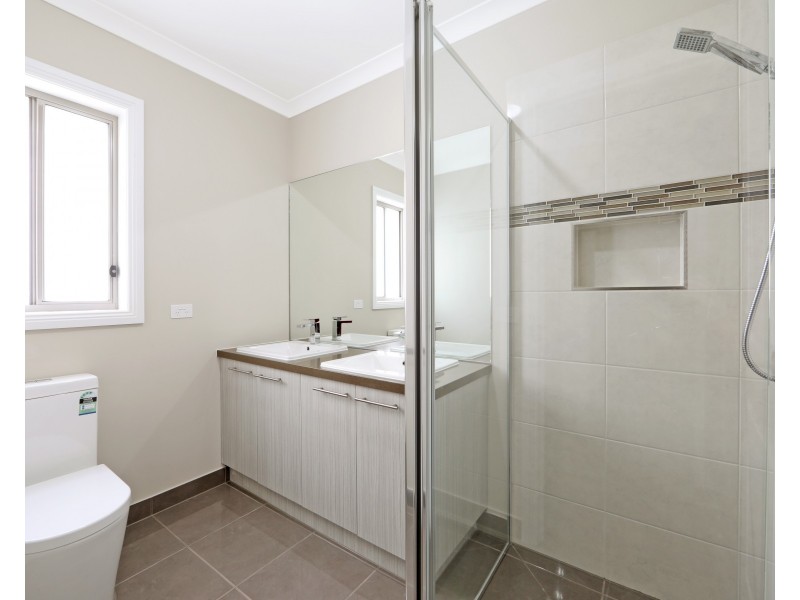 1 Fellowship Street, Clyde North VIC 3978