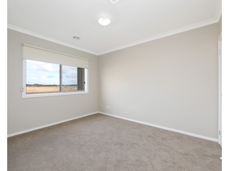 1 Fellowship Street, Clyde North VIC 3978