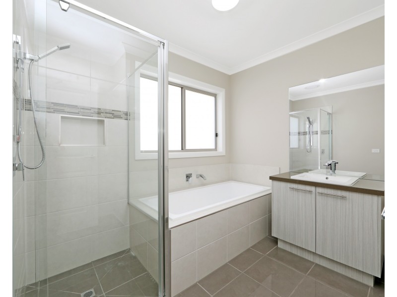 1 Fellowship Street, Clyde North VIC 3978