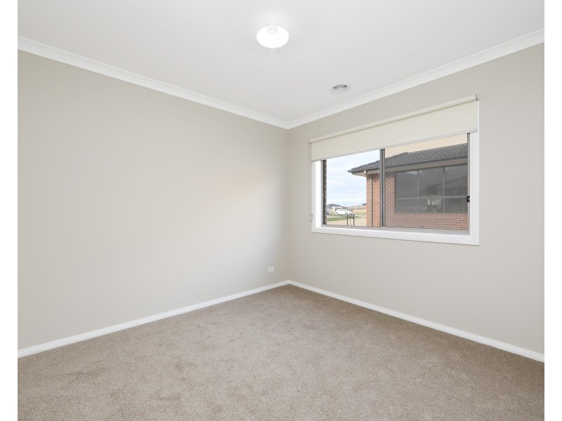 1 Fellowship Street, Clyde North VIC 3978