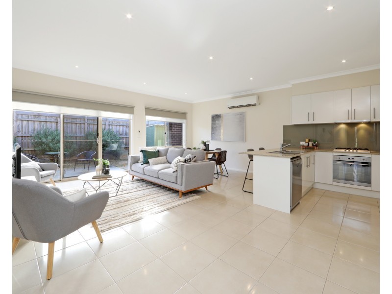 2/110 Harley Street North, Knoxfield VIC 3180