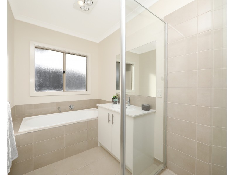 2/110 Harley Street North, Knoxfield VIC 3180