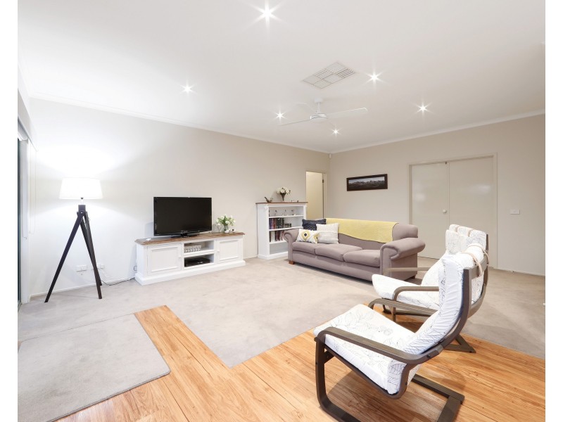 20 Garland Rise, Rowville VIC 3178