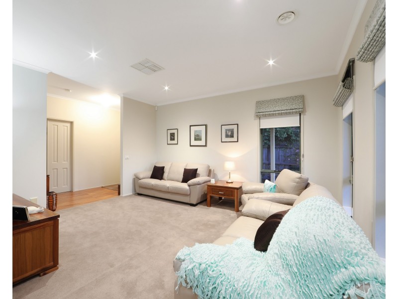 20 Garland Rise, Rowville VIC 3178