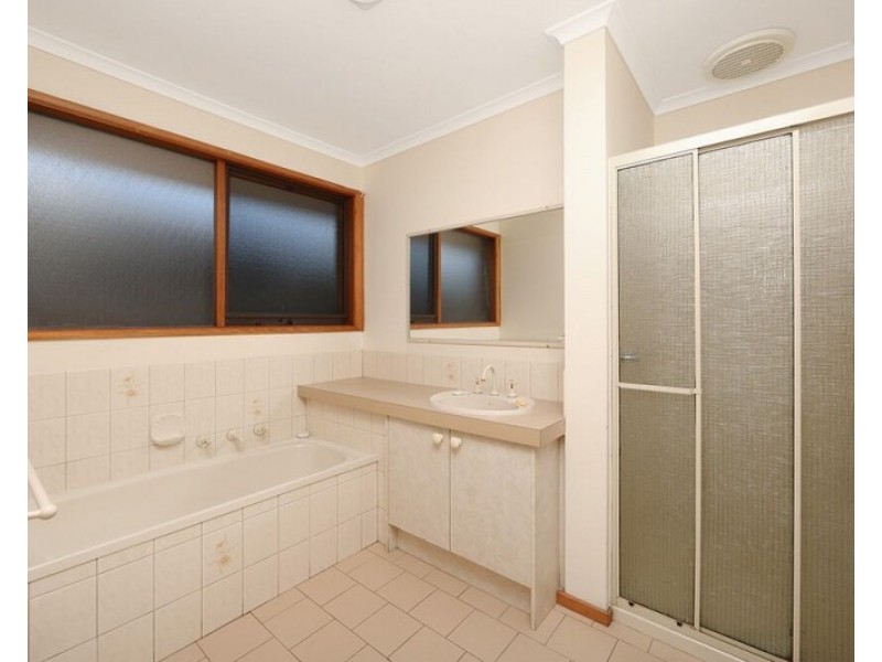 53 Severn Crescent, Rowville VIC 3178