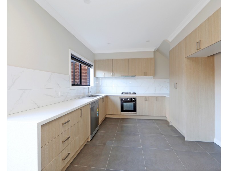 3/4 Stamford Crescent, Rowville VIC 3178