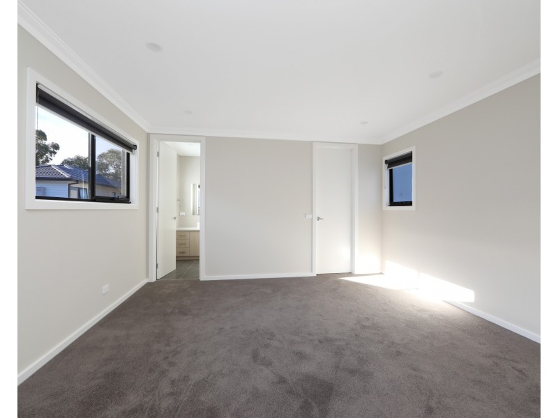 3/4 Stamford Crescent, Rowville VIC 3178