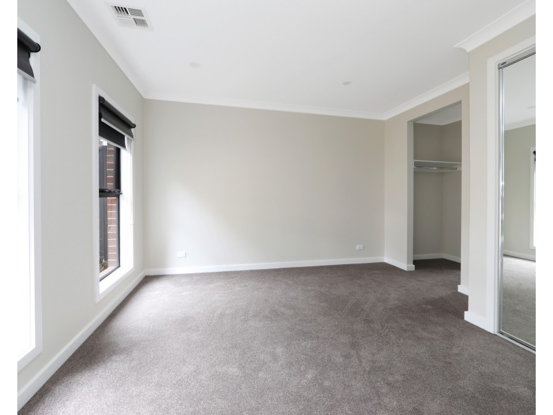 4/4 Stamford Crescent, Rowville VIC 3178