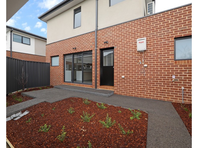 4/4 Stamford Crescent, Rowville VIC 3178