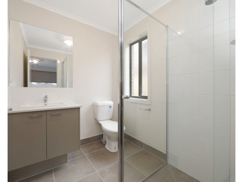 27 Beatrix Circuit, Officer VIC 3809