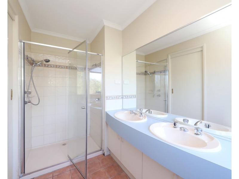 3 Kilcunda  Drive, Rowville VIC 3178