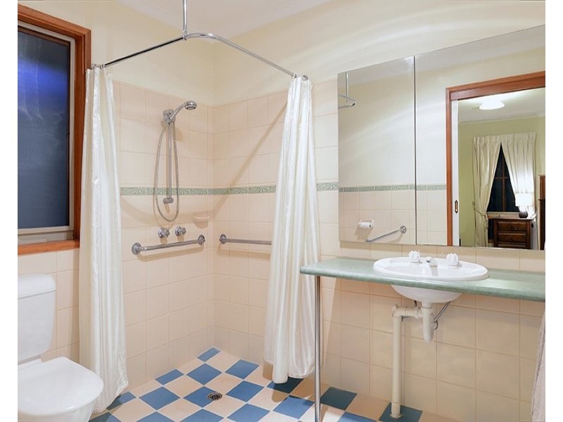 11 Willow Avenue, Rowville VIC 3178