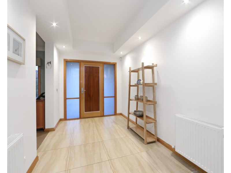 5 Swaran Close, Rowville VIC 3178