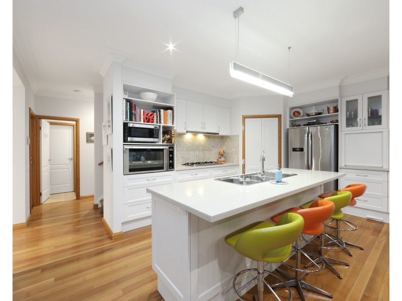 5 Swaran Close, Rowville VIC 3178