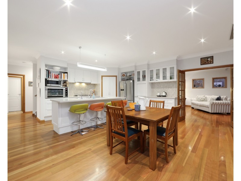 5 Swaran Close, Rowville VIC 3178