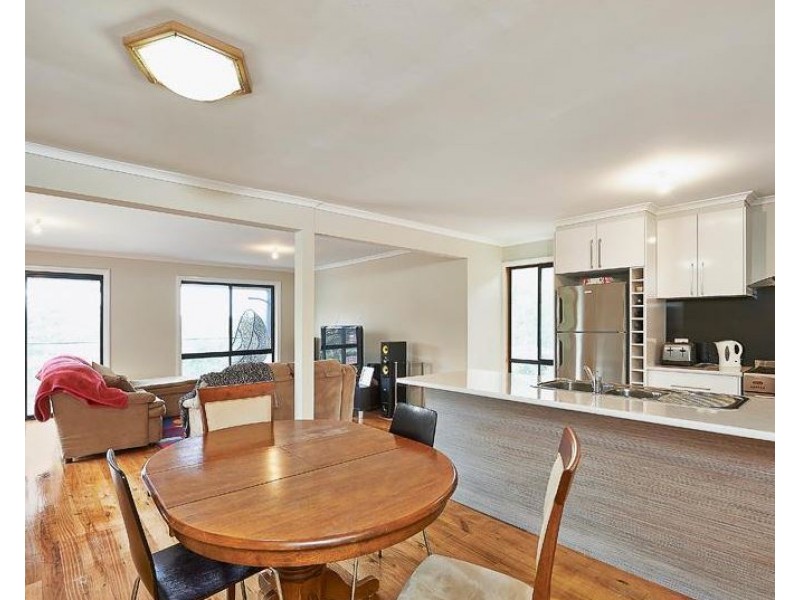 16 Craig Avenue, Ferntree Gully VIC 3156