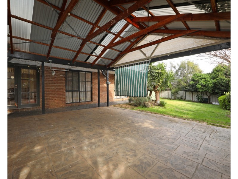 77 Dandelion Drive, Rowville VIC 3178