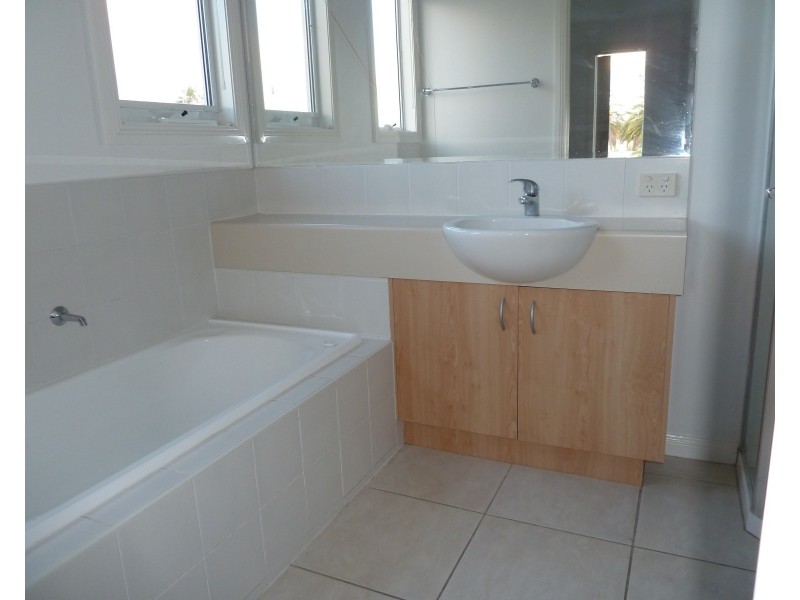 85 Sovereign Manors Crescent, Rowville VIC 3178