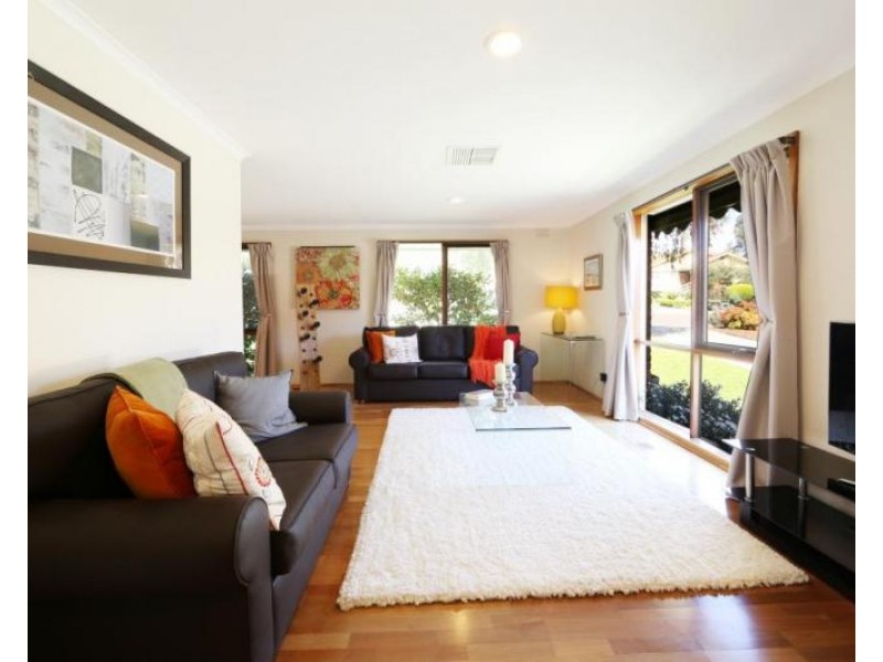 22 Valleyview Drive, Rowville VIC 3178